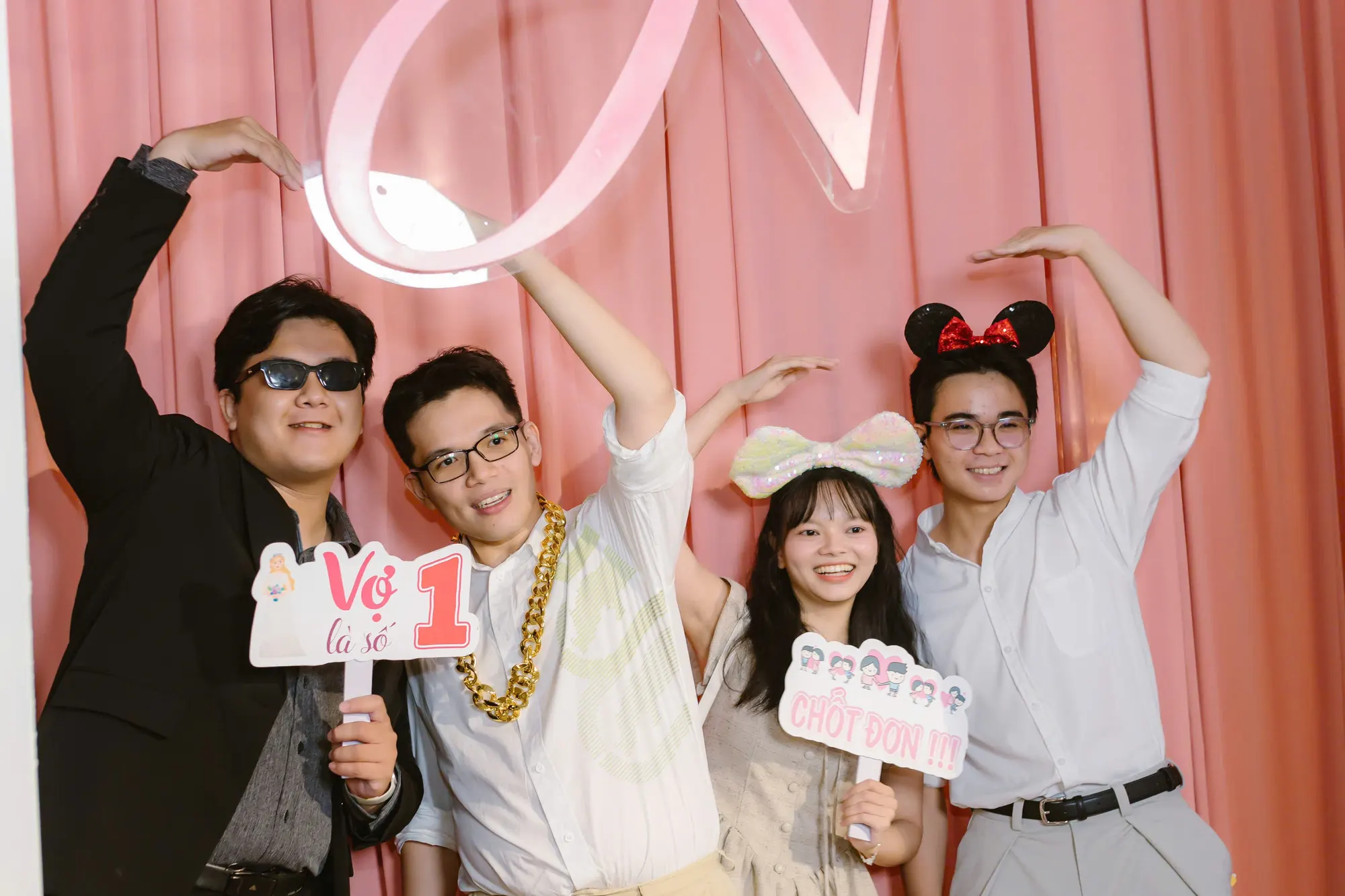 Hậu trường dựng booth tại tiệc 2