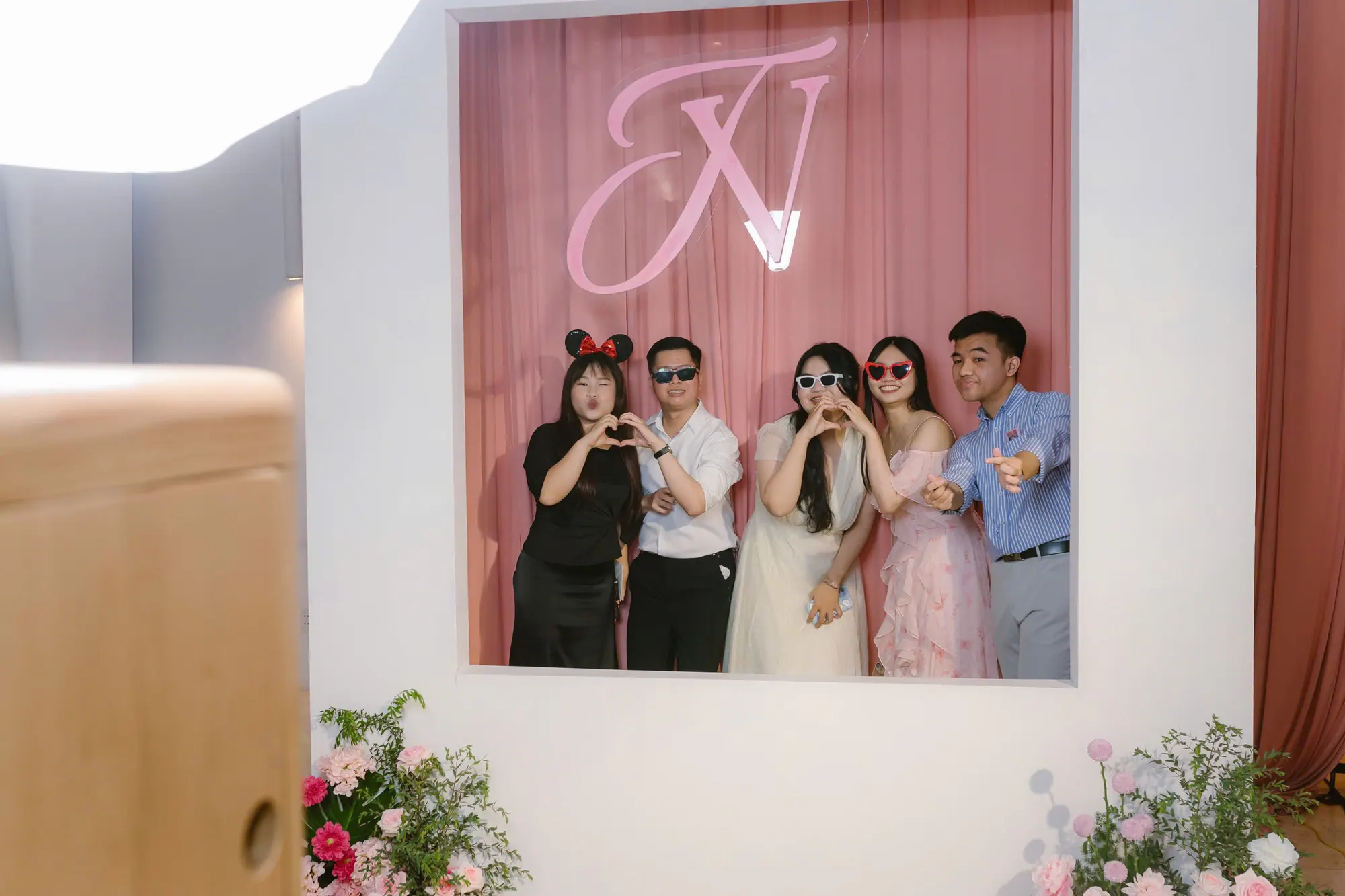 Hậu trường dựng booth tại tiệc 3
