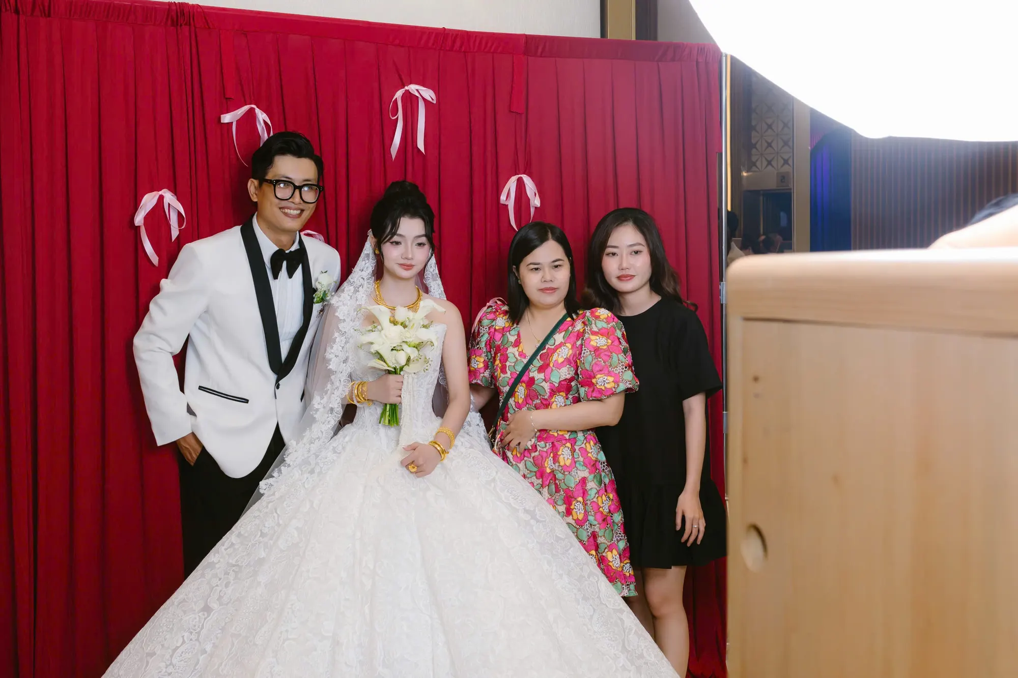 Hậu trường dựng booth tại tiệc 8