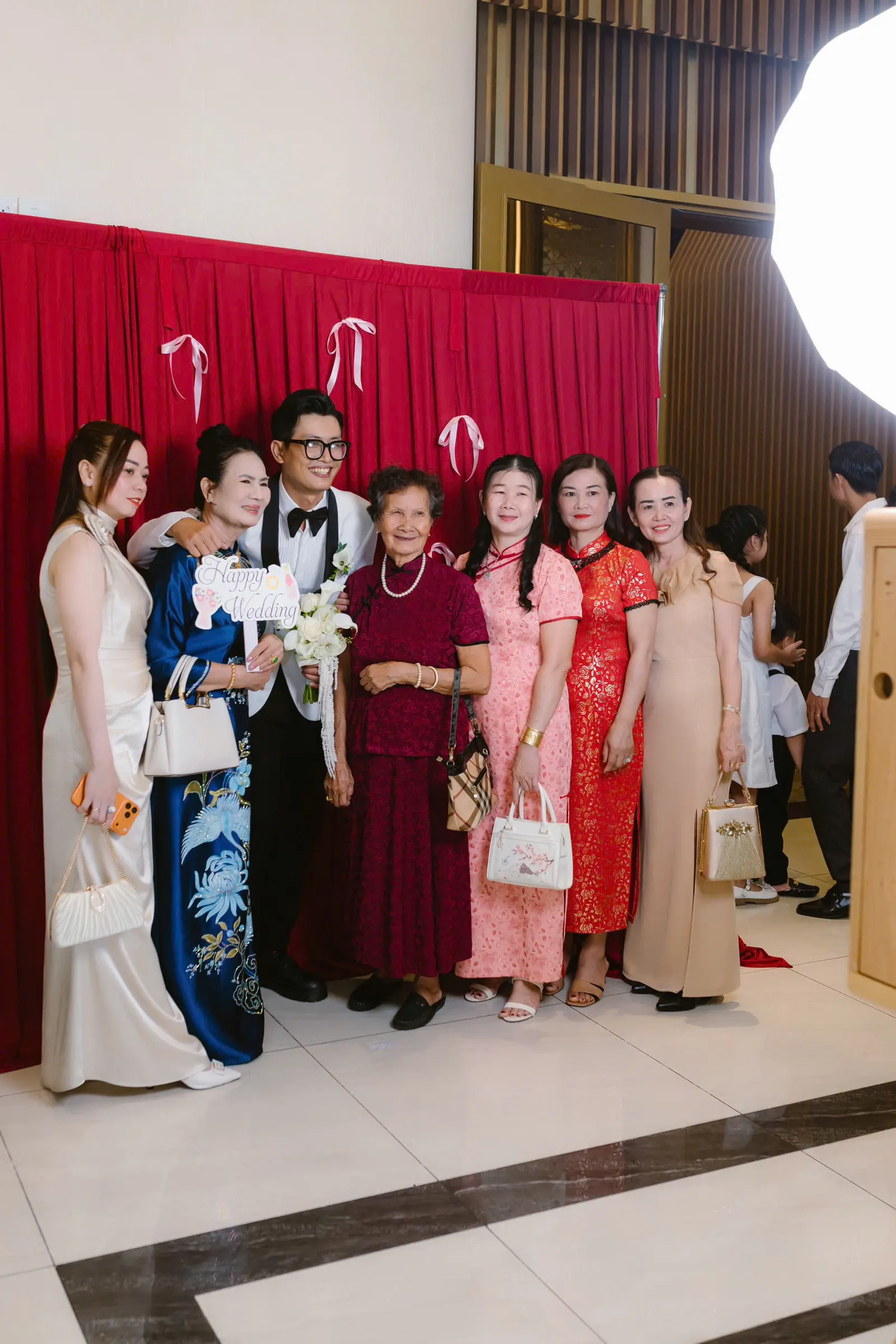 Hậu trường dựng booth tại tiệc 12
